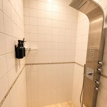 La Liberte, Loft 90 M2 Renove Centre-ville, Terrasse Amenagee, Jeux & Parking Apartamento Cambrai