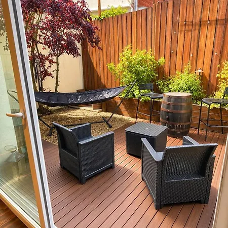 La Liberte, Loft 90 M2 Renove Centre-ville, Terrasse Amenagee, Jeux & Parking